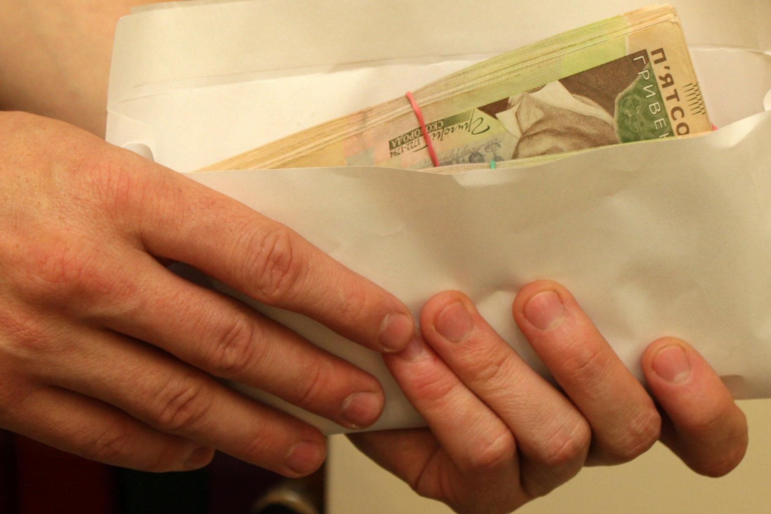 Завідувачка дитсадка привласнювала зарплату підлеглої